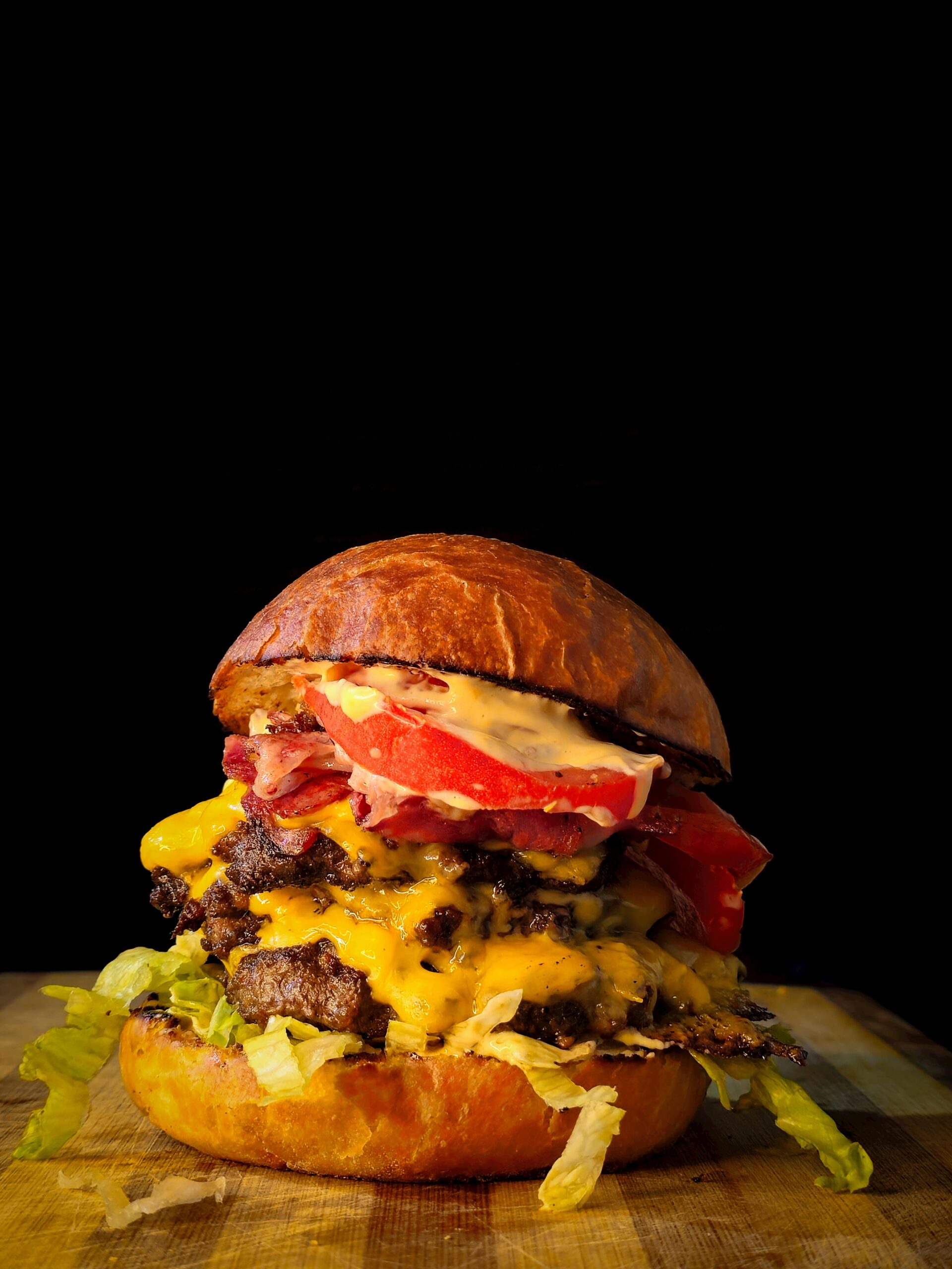 pexels-lucas-porras-1937324539-28828553 Assiettes - So'Burger